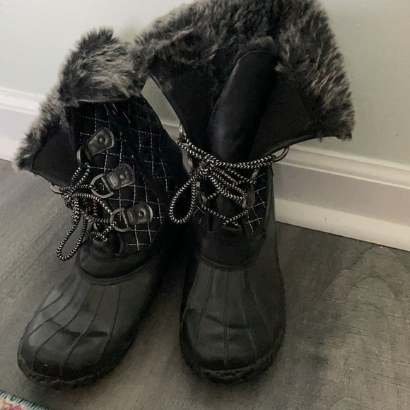 Stevies Black Faux Fur Duck Boots Girls 5 - Picture 3 of 6